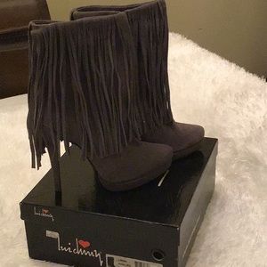 Grey fringe bootie by luichiny
